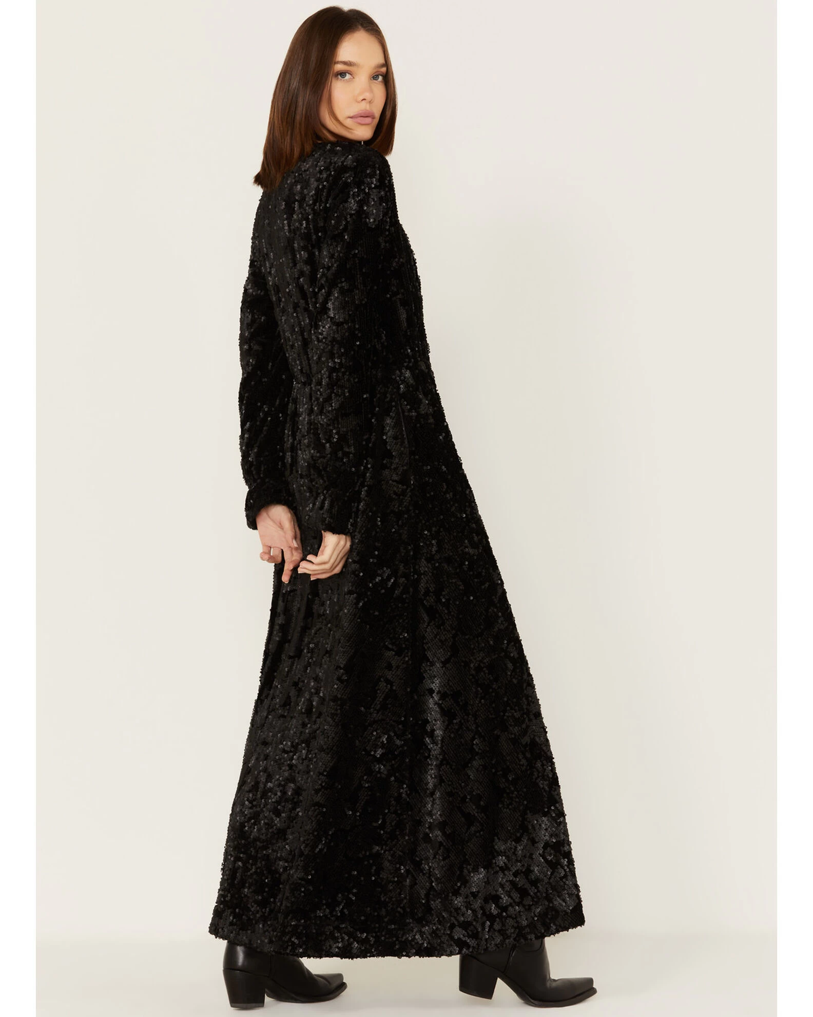 Shyanne Women's Velvet Sequin Duster 2 Shyanne Women's Velvet Sequin Duster - Image 2