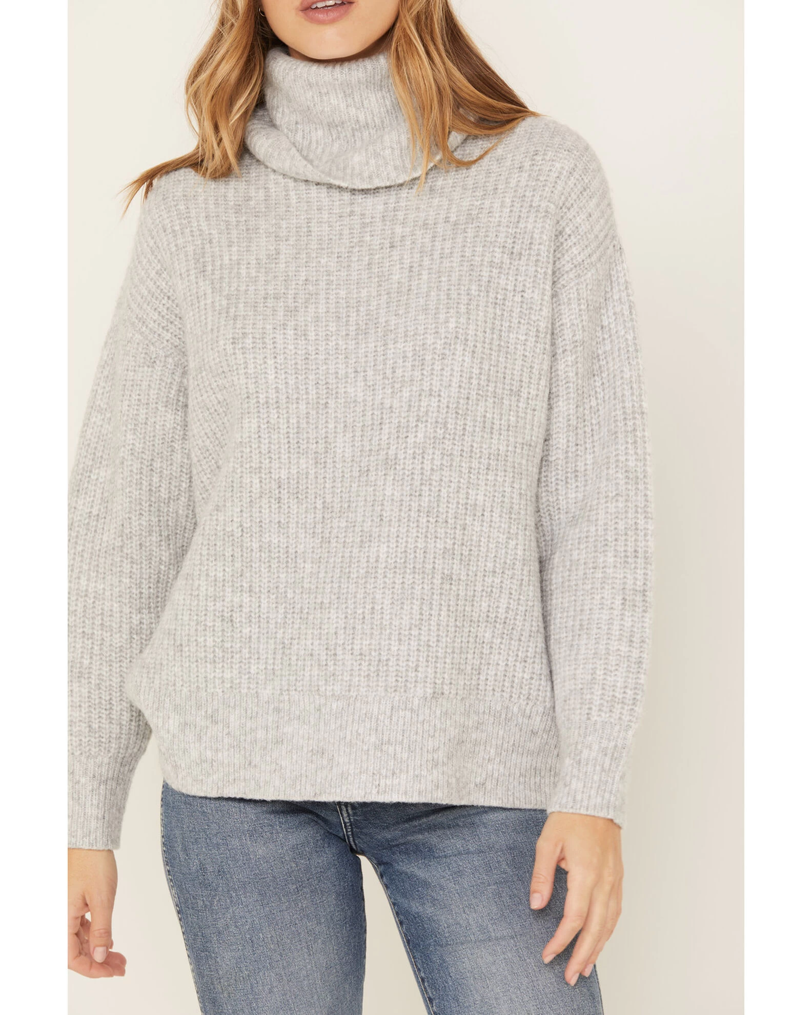 Cleo + Wolf Women's Oversized Turtleneck Sweater 2 Cleo + Wolf Women's Oversized Turtleneck Sweater - Image 2
